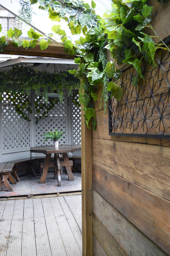 Public Area 4, The Crown Pub & Guesthouse, London