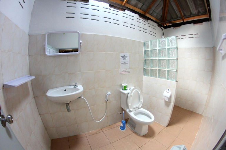 Bathroom 4, Family Song Bungalow, Muang Satun