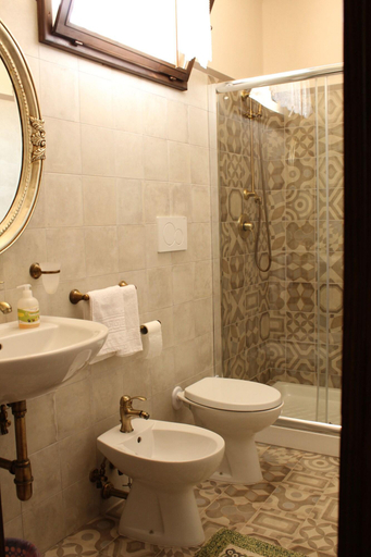 Bathroom 4, Masseria La Camardia, Taranto