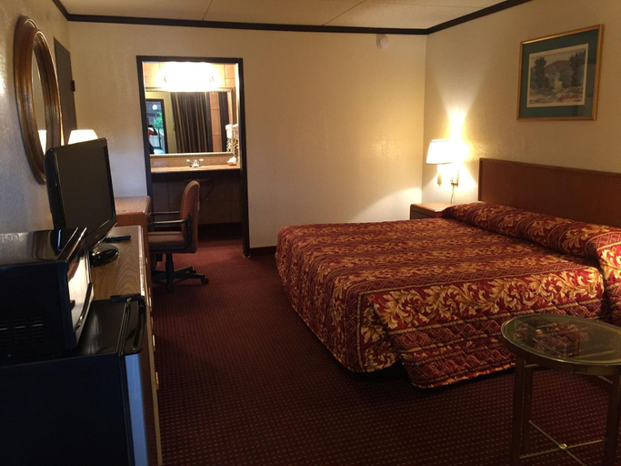 Bedroom 5, Regency Inn & Suites, Caddo