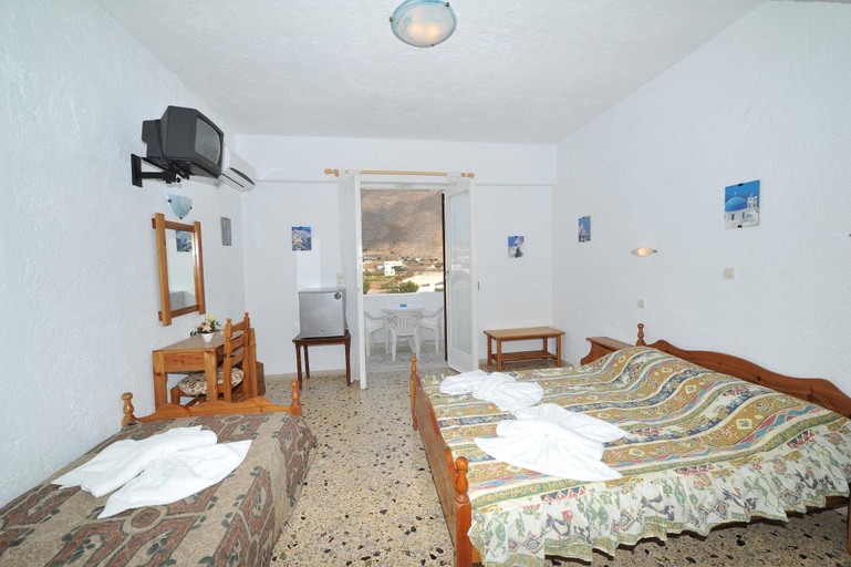 Bedroom 3, Santa Irini Hotel, South Aegean