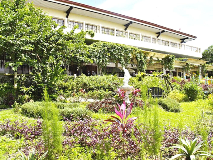 Exterior & Views 2, Royale Tagaytay B&B, Alfonso
