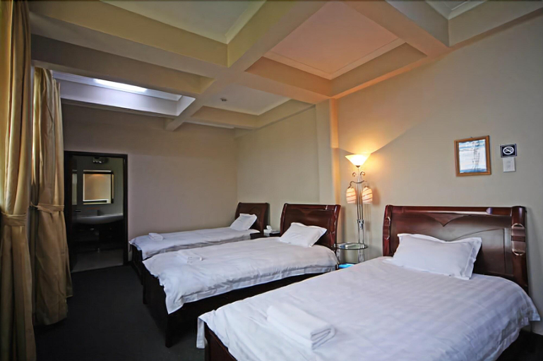 Bedroom 2, Eden Gardens Motel, Waitaki