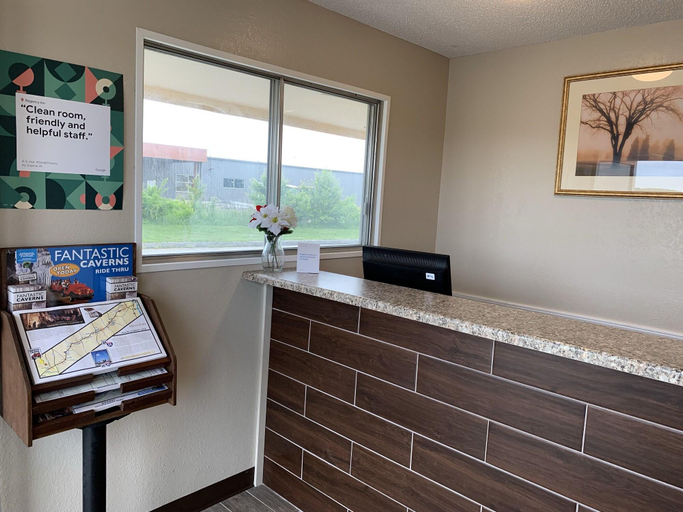 Public Area 3, Regency Inn, Phelps