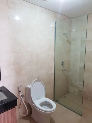 Bathroom 5, L'Avenue Pancoran by Sang Living, South Jakarta