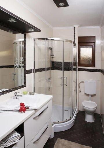 Bathroom 5, Villa Malibu One, Vir