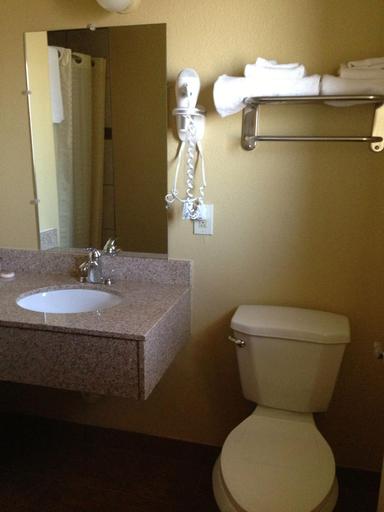 Bathroom 4, Sundial Lodge, Shasta