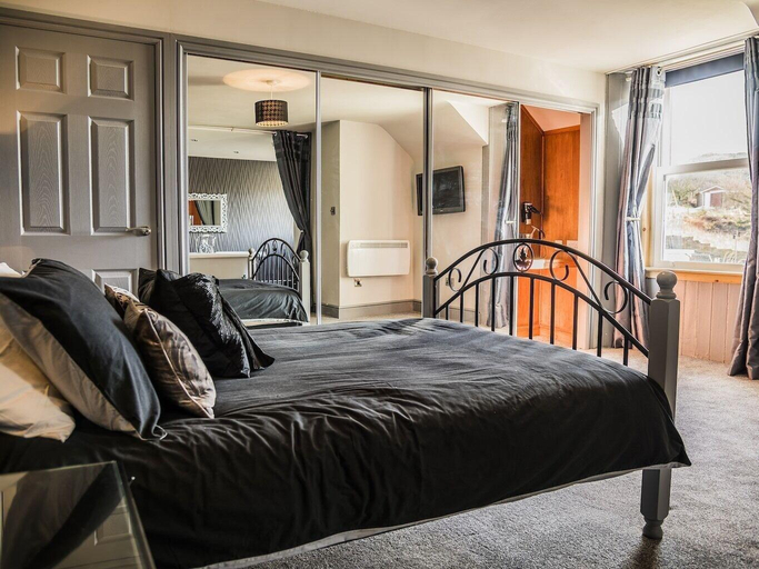 Bedroom 2, Mount Stewart Hotel, Dumfries and Galloway