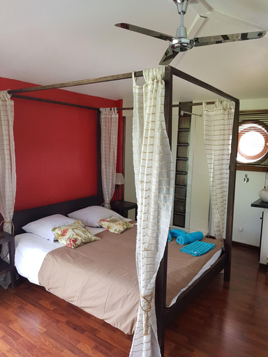 Bedroom 4, Villa Caraîbes, Gironde