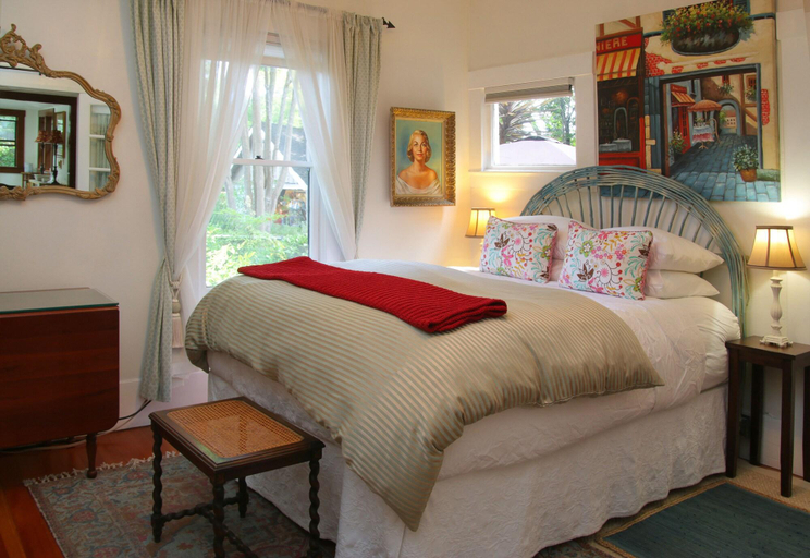 Public Area 3, The Giraffe Inn at Old Parks Manor, Napa