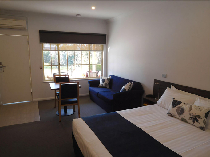 Bedroom 3, Commercial Golf Resort, Albury