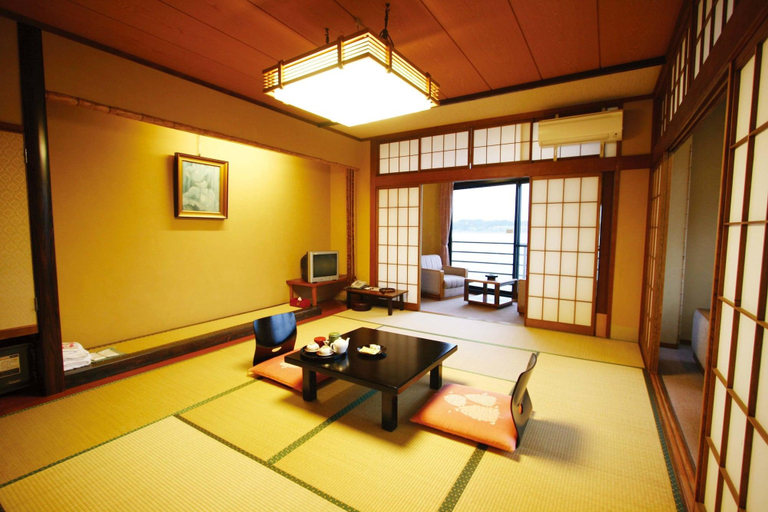 Bedroom 4, New Maruya Hotel, Kaga