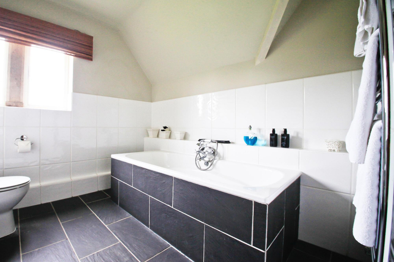 Bathroom 4, Oxbridge Farm, Dorset