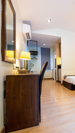 Public Area 2, Baan Klang Aow Beach Resort, Bang Saphan