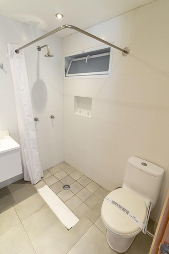 Bathroom 4, Hotel Emperador Centro Guadalajara y Remodelado, Guadalajara