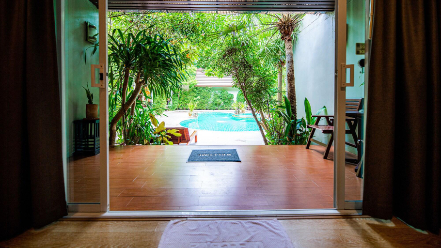 Public Area 2, Baan Klang Aow Beach Resort, Bang Saphan