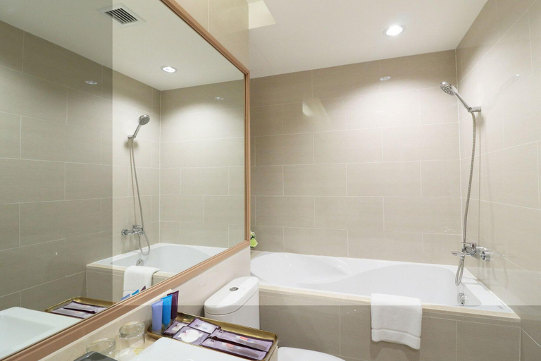 Bathroom 5, Grand Fortune Hotel Nakhon Si Thammarat, Muang Nakhon Si Thammarat