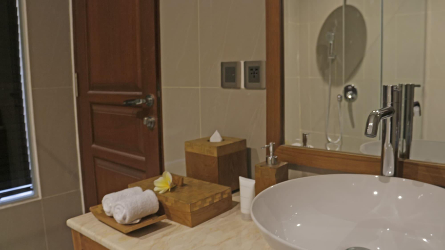 Bathroom 4, Paon Desa Ubud Hotel, Gianyar