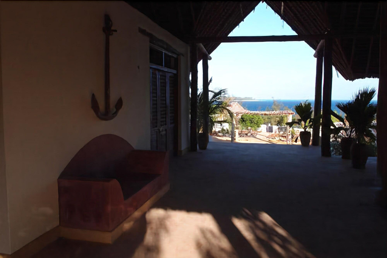 Public Area 2, Sunshine Marine Lodge, Kaskazini 'A'