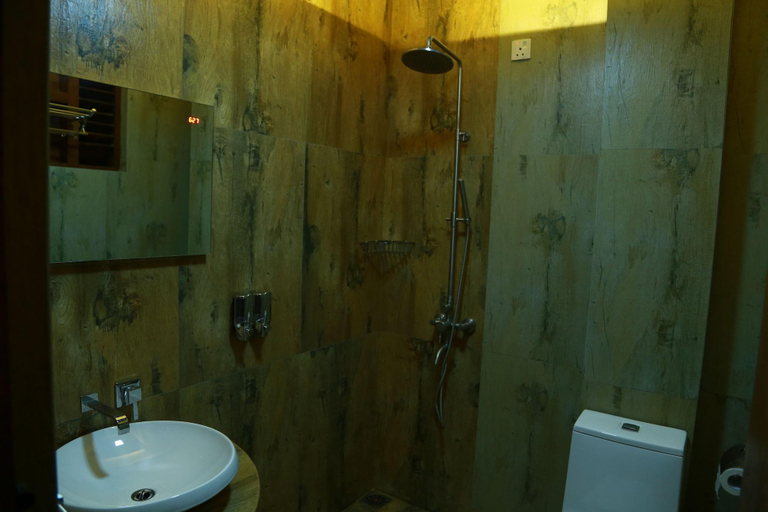 Bathroom 5, Ceylon Sea Hotel, Tangalle