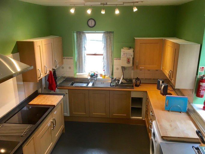 Public Area 2, Chase The Wild Goose Hostel, Highland