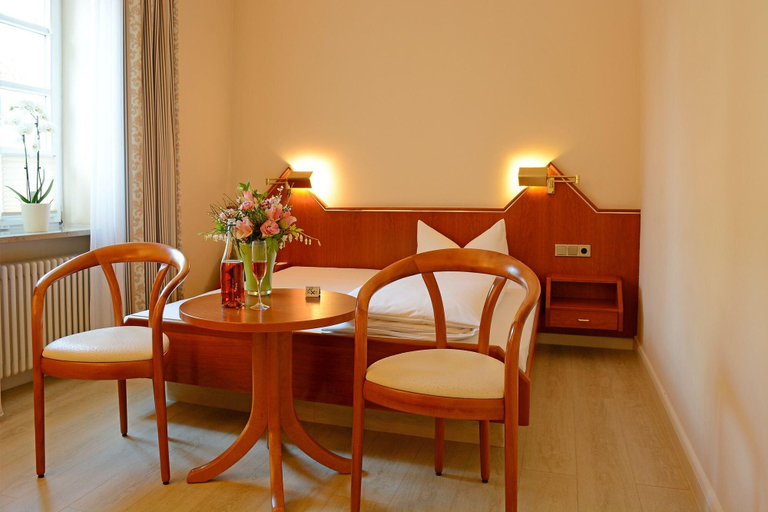 Bedroom 3, Hotel garni Kaiserstuhl, Breisgau-Hochschwarzwald