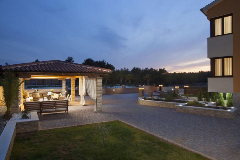 Exterior & Views 2, Villa Malibu One, Vir