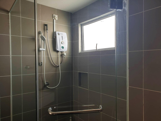 Bathroom 4, Aeropod Sovo by Tweetbox, Kota Kinabalu