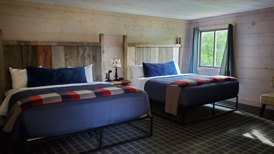 Bedroom 5, Abe's Okoboji Motel & Suites, Dickinson