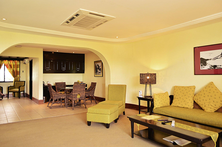 Public Area 4, Thunderbird Resorts - Rizal, Binangonan