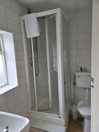 Bathroom, The Lamb and Flag Inn, Powys