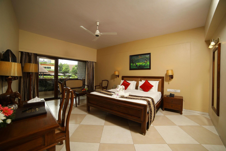 Bedroom 3, Uday Suites The Airport Hotel, Thiruvananthapuram
