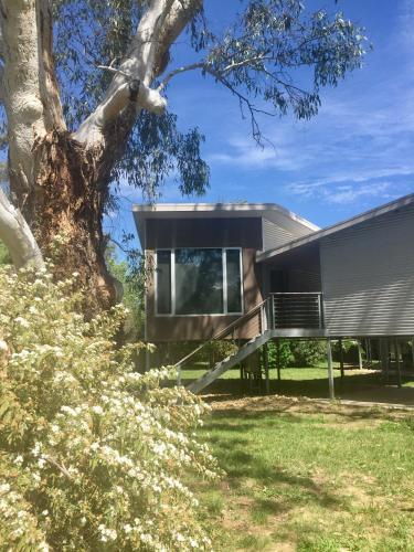 Treehouse Retreat, Wagga Wagga - Pt A