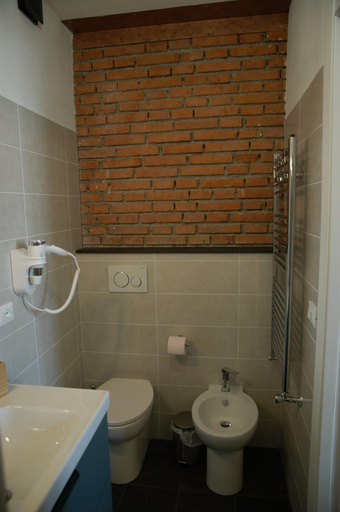 Bathroom 4, Castello D'Alcontres Guest House 3 stelle, Messina