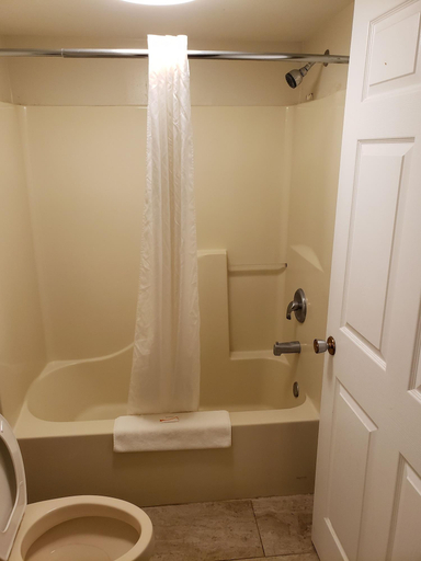 Bathroom 3, Peach Tree Inn, Dorchester