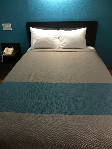 Bedroom 3, Motel 6 Raleigh, NC - North, Wake