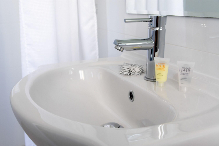 Bathroom 4, Burleigh Gold Coast Motel, Gold Coast