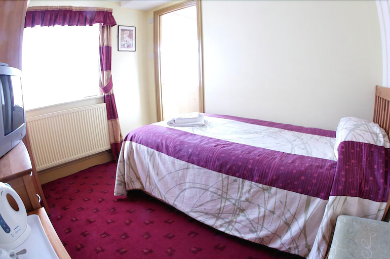 Bedroom 3, Relaxinnz The Highwayman Inn, Somerset