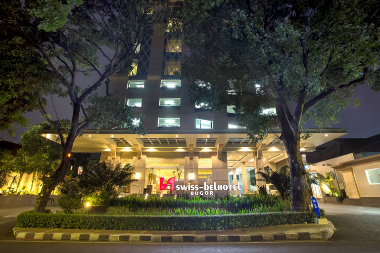 Exterior & Views 8