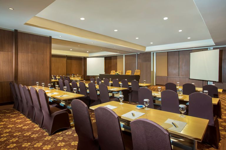 Business Facilities 14