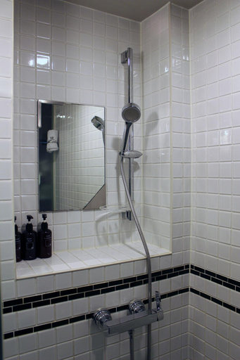 Bathroom 4, 31 Page, Dong-daemun