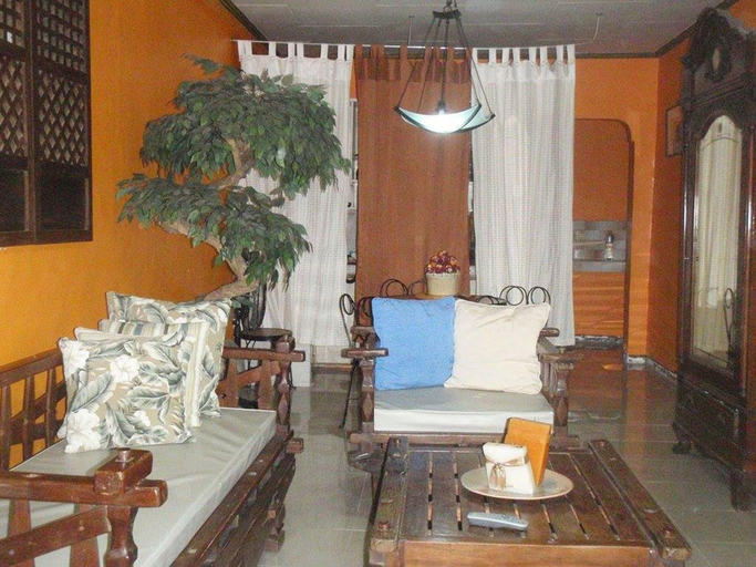 Public Area 3, Tierra de Lago, Los Baños