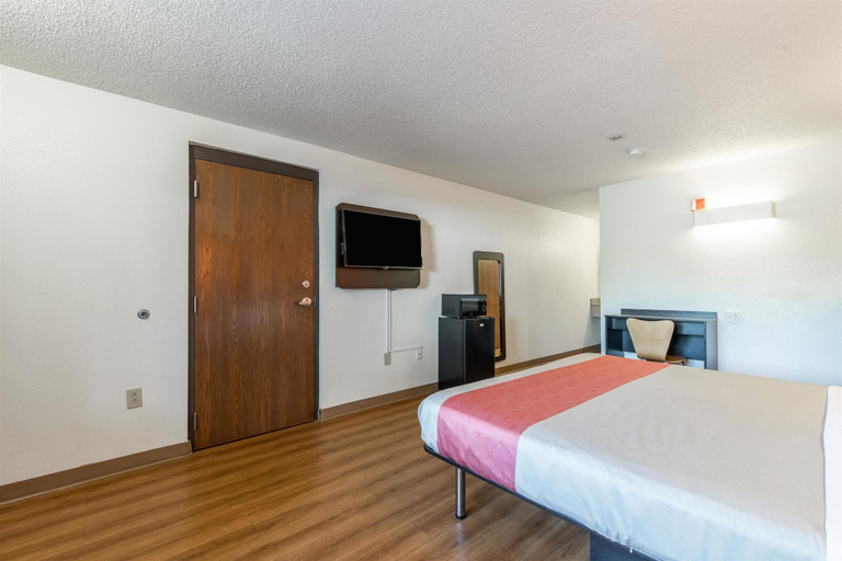 Bedroom 4, Super 8 by Wyndham Kannapolis, Cabarrus