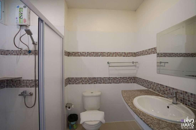 Bathroom 5, Phukaew Resort & Adventure Park, Khao Kho