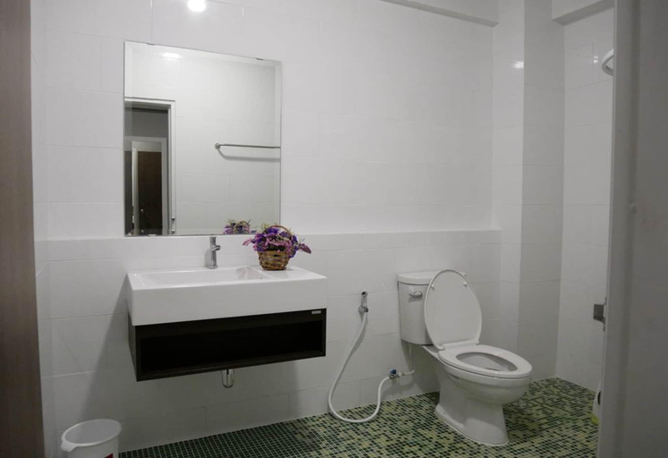 Bathroom 3, Warm Hostel, Muang Chiang Mai