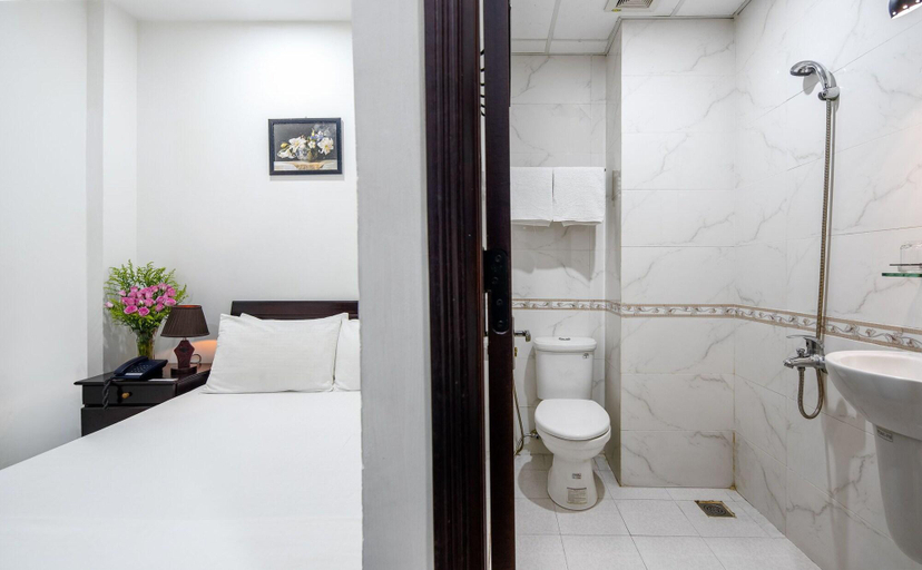 Bathroom 5, Lotus Rock Hotel, Da Nang