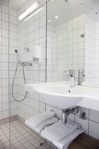 Bathroom 5, P-Hotels Brattøra, Trondheim