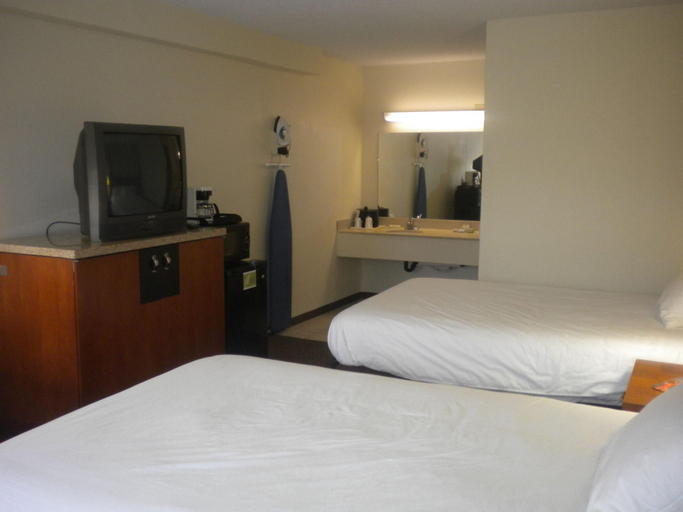 Bedroom 3, Dunes Inn Michigan City Hotel, LaPorte