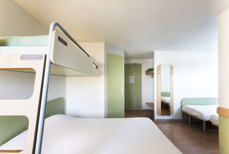 Bedroom 3, ibis budget Quimper, Finistère