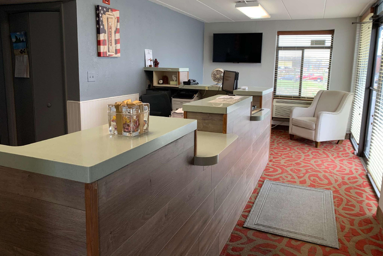 Public Area 3, Days Inn by Wyndham Winchester North, Frederick